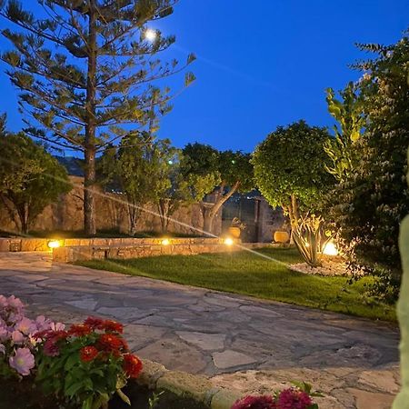 Pistachio Guesthouse, Παραδοσιακός ξενώνας Βαθύ Εξωτερικό φωτογραφία