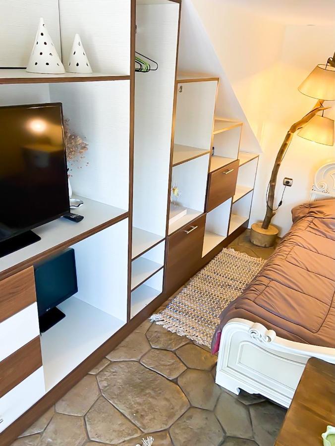 Pistachio Guesthouse, Παραδοσιακός ξενώνας Βαθύ Εξωτερικό φωτογραφία