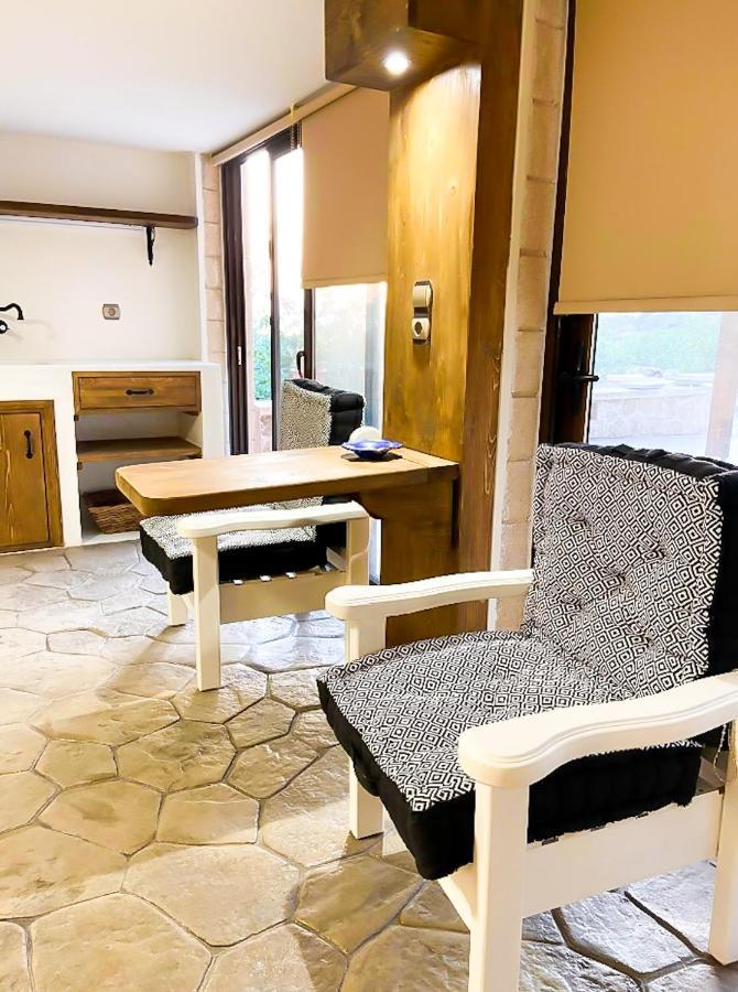 Pistachio Guesthouse, Παραδοσιακός ξενώνας Βαθύ Εξωτερικό φωτογραφία